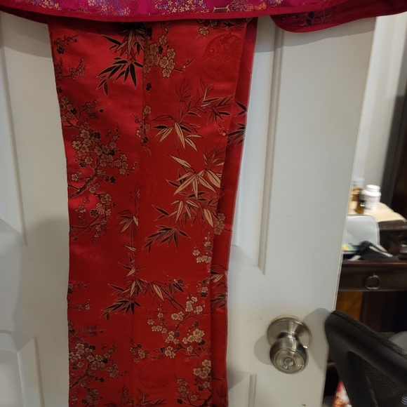 Satin like material pants set - Picture 10 of 16